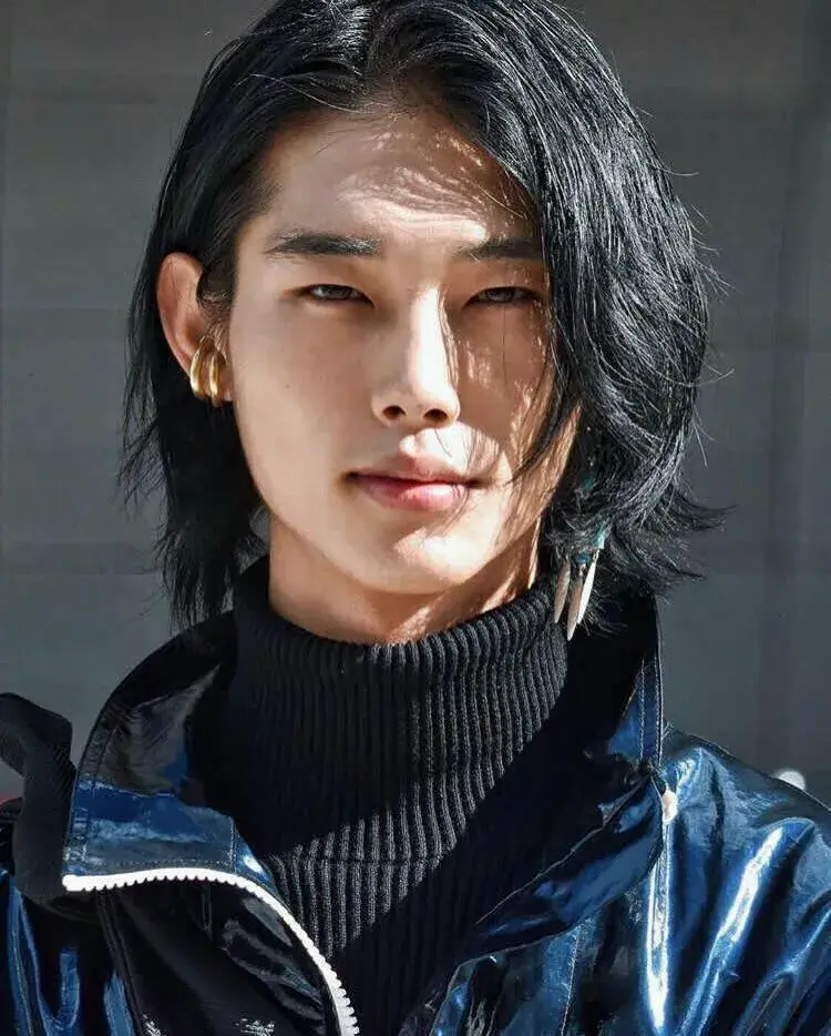 Portrait of a tech reviewer.